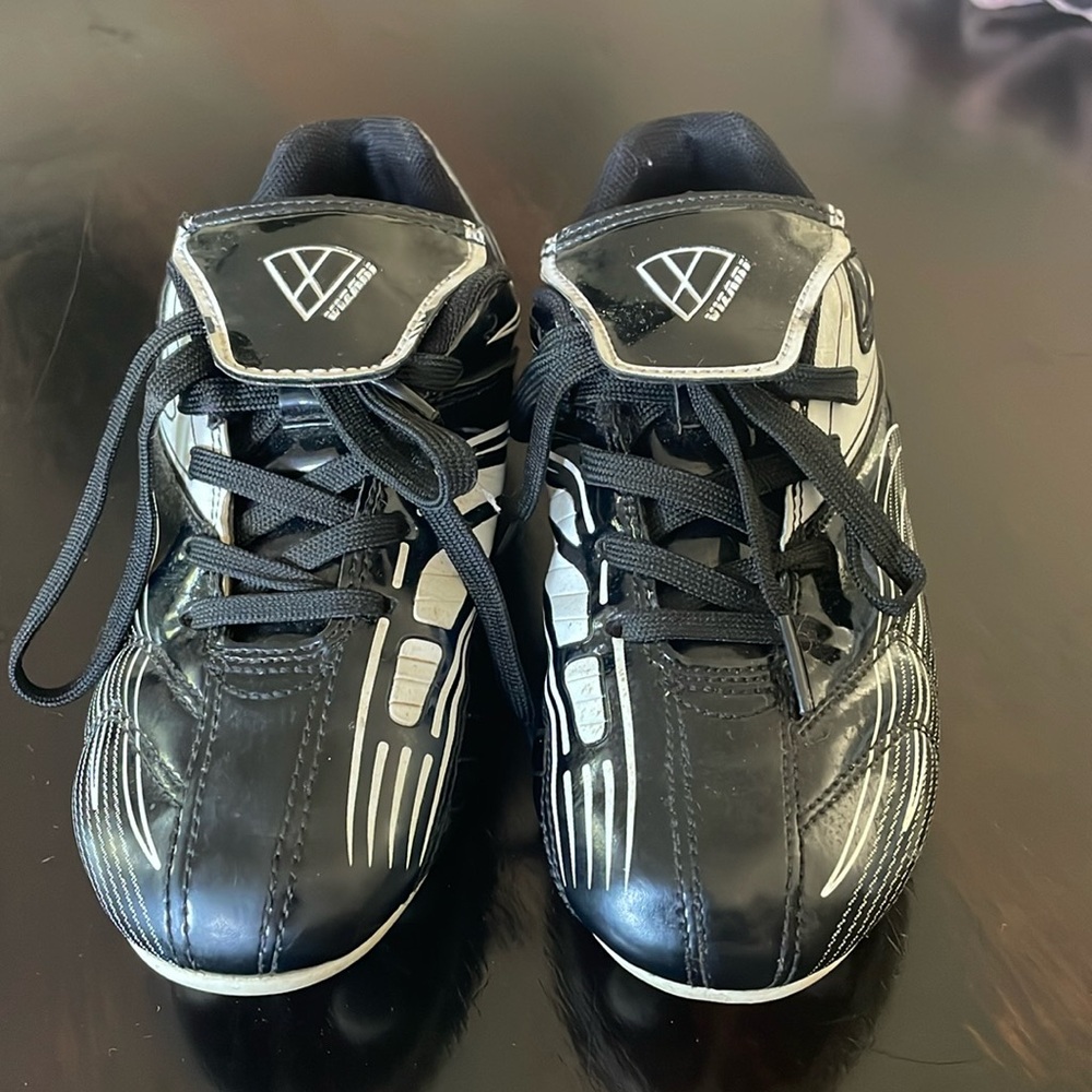 Kids Vizani soccer cleats, size 13